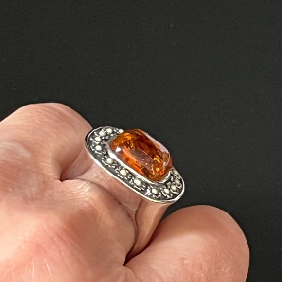 Charming Sterling Silver Amber Ring with Floral Motif - Picture 6 of 11